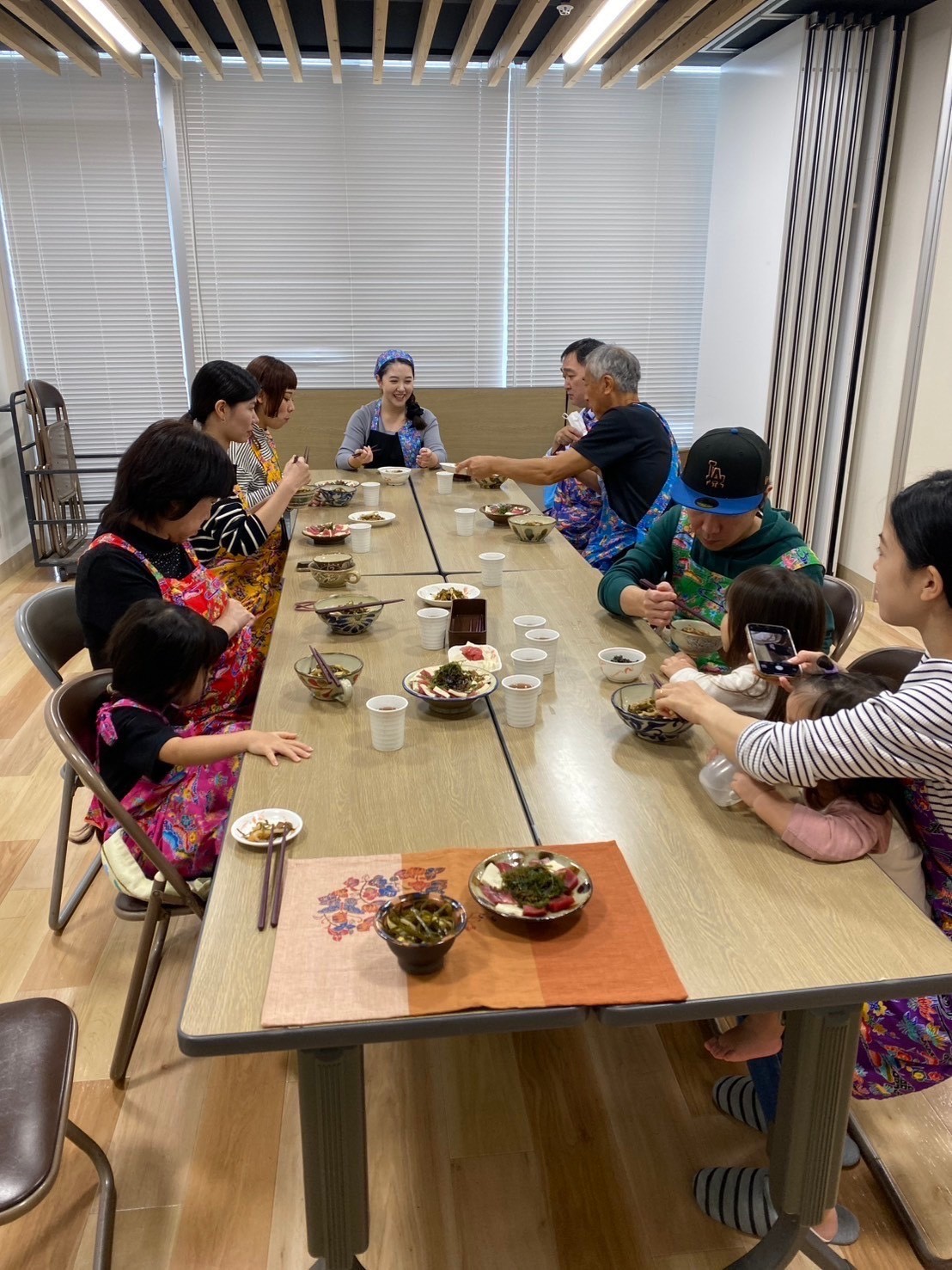 かなさ料理教室 — みんなで試食
